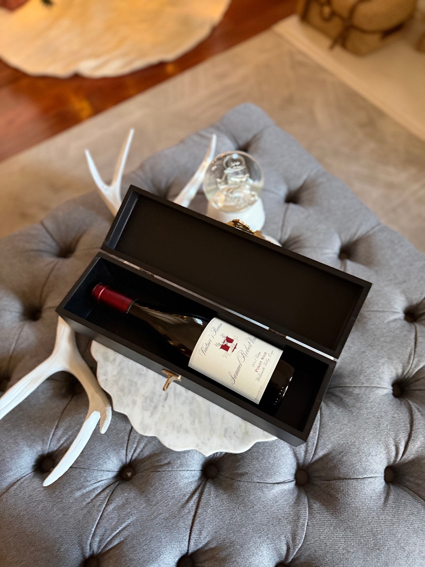 Handcrafted Wine Gift Box – Black & Heritage Pattern