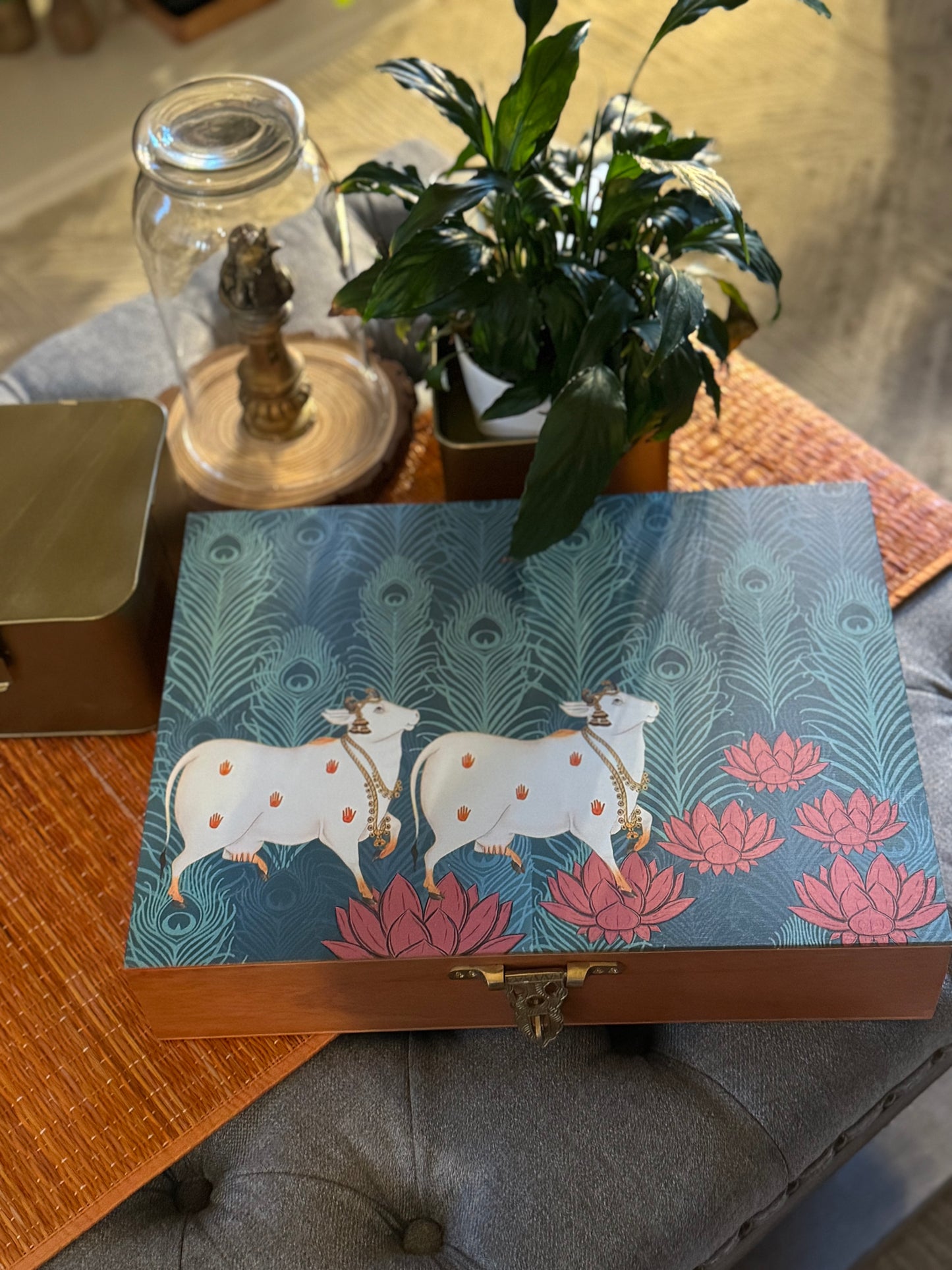 Wooden treasure chest box - Lotus