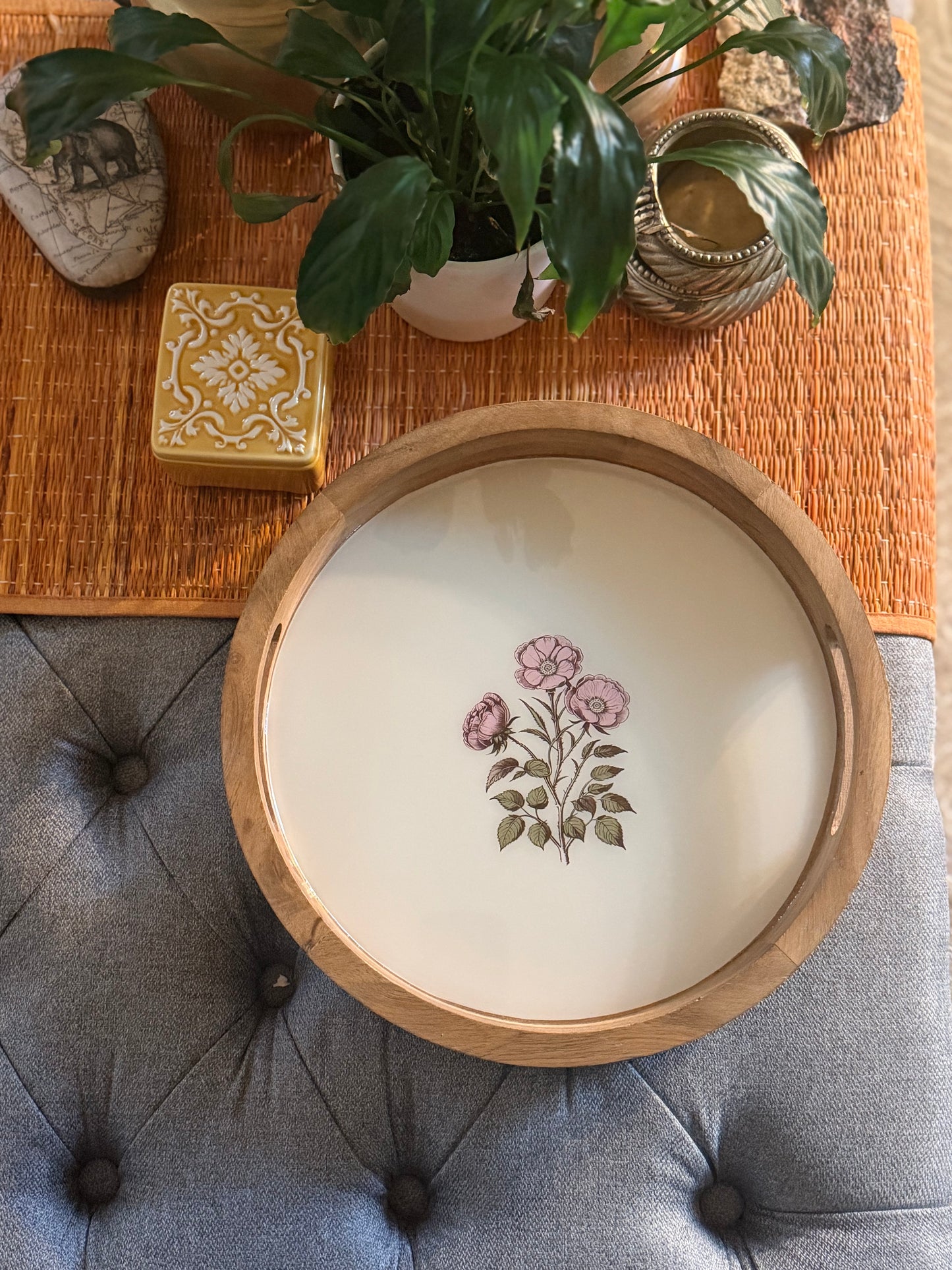 Floral round tray